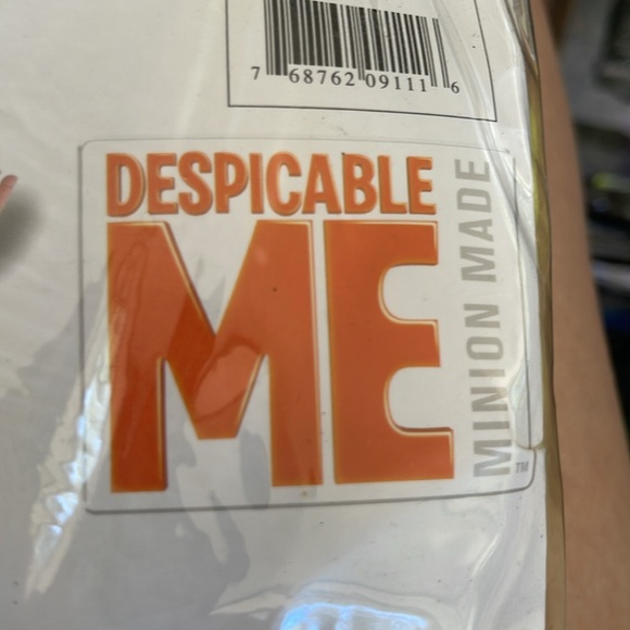 Despicable Me Micro Fleece Minions - Picture 2 of 3